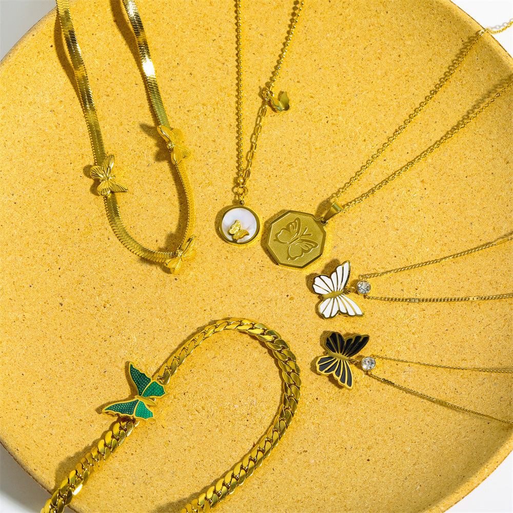 Collar de suéter de acero inoxidable de mariposa tridimensional al por mayor